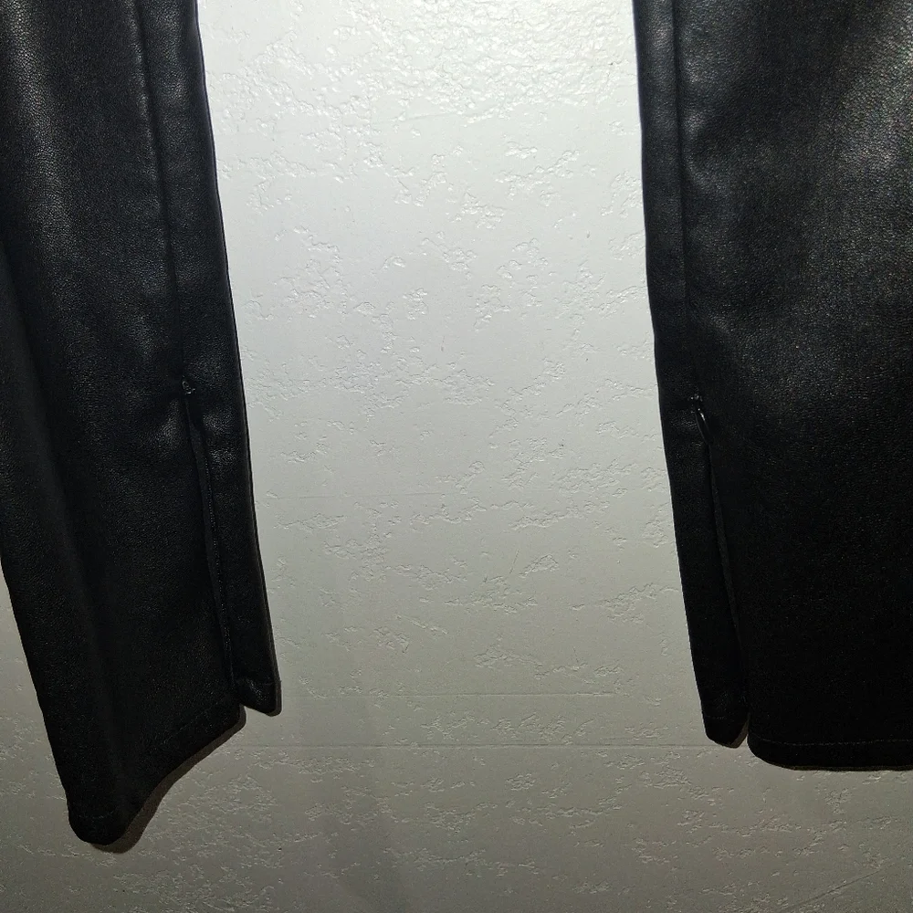 NEW VELVET by GRAHAM & SPENCER Berdine Faux Leather Leggings - Picture 12 of 12
